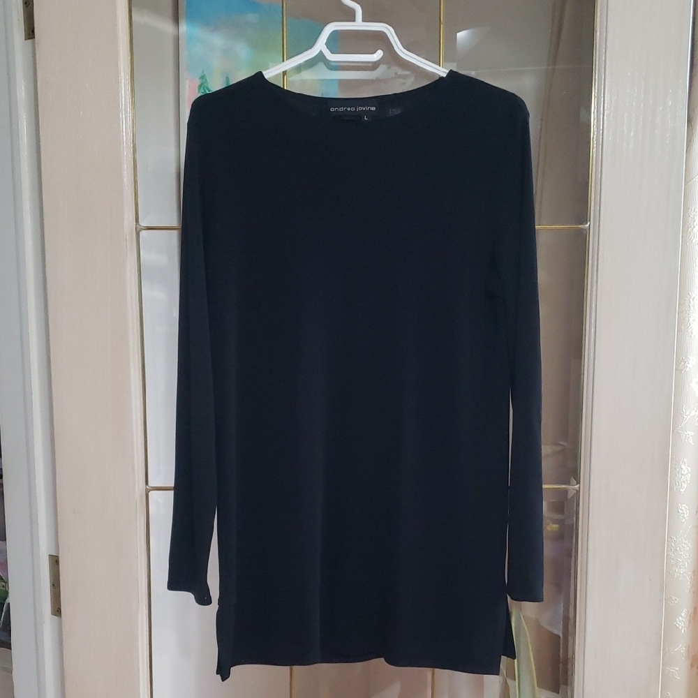 Andrea Jovine Blouse Womens Crew Neck. Black.  Size L.